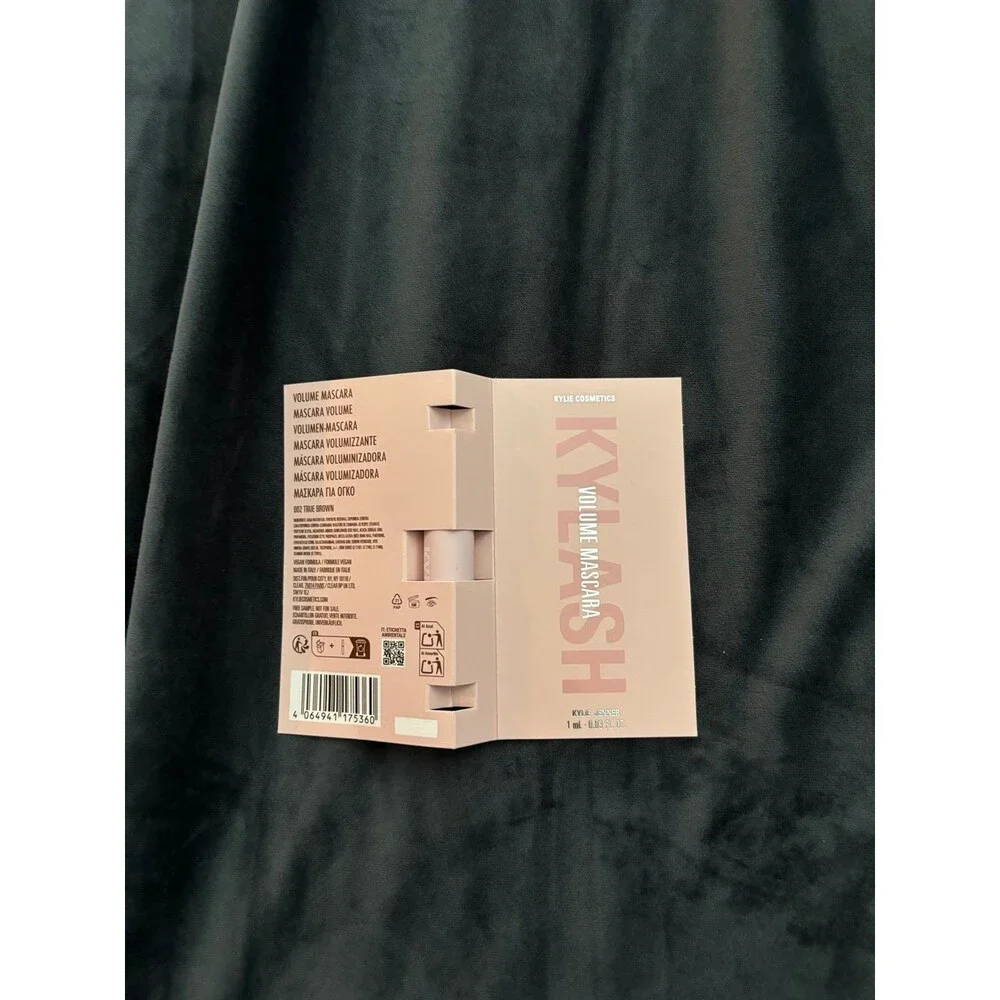 Kylie Jenner mascara sample